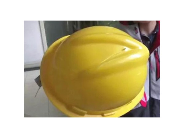 一線工人安全帽視頻引發(fā)熱議，機(jī)房監(jiān)控這樣落實(shí)企業(yè)安全生產(chǎn)體系！