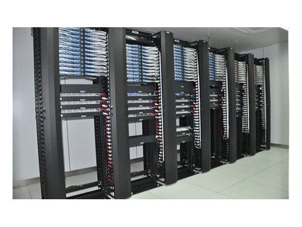 機(jī)房動(dòng)環(huán)集中監(jiān)控系統(tǒng)應(yīng)具備哪些特征？