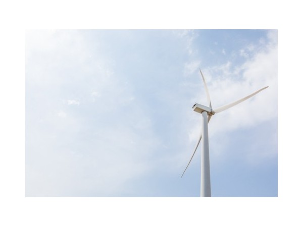 建設小型風電發動機運維監控系統，用哪種類型的主機？