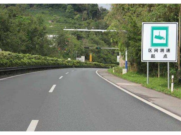 這款經濟實惠的主機，合適用于高速公路測速監控系統方案！